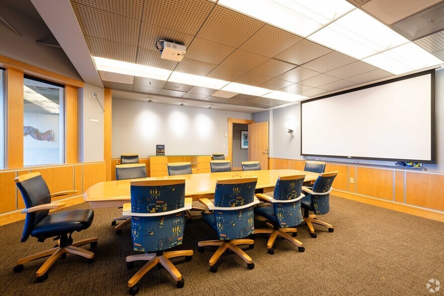 More Photos Of 70 W Chippewa St, Buffalo Office For Lease