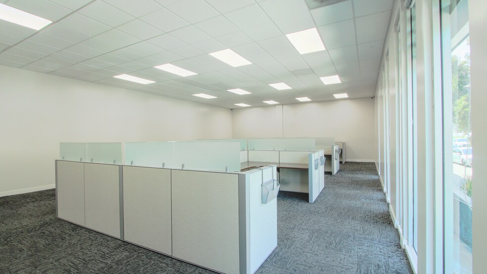 More Photos Of 1612 W Glenoaks Blvd, Glendale Office For Sale