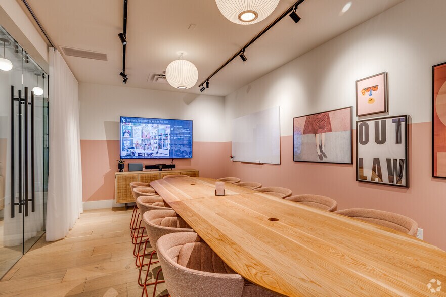 More Photos Of 2101 Pearl St, Boulder Coworking Space