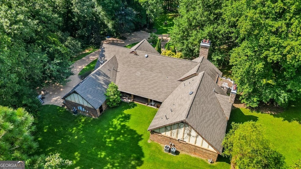 More Photos Of 3000 Cathedral Pl, Decatur Movie Radio TVStudio For Sale