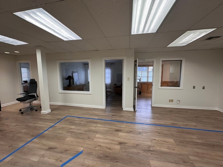 More Photos Of 12750 Ventura Blvd, Studio City Loft Creative Space For Lease