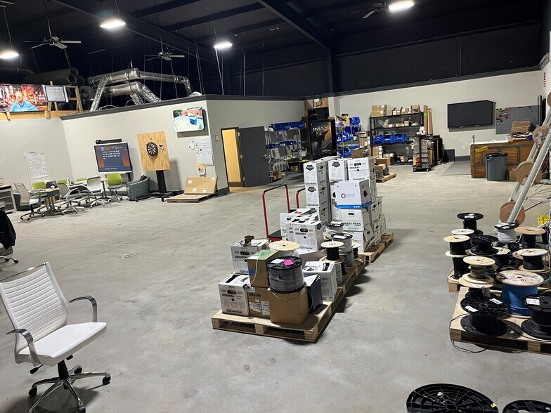 More Photos Of 4401 Bretton Ct NW, Acworth Distribution For Lease