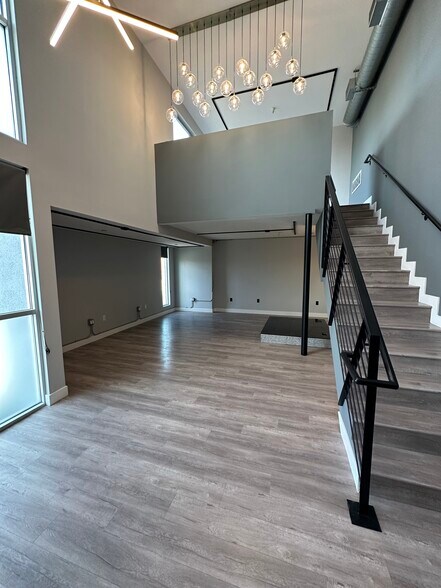 More Photos Of 2332 Cotner Ave, Los Angeles Loft Creative Space For Lease