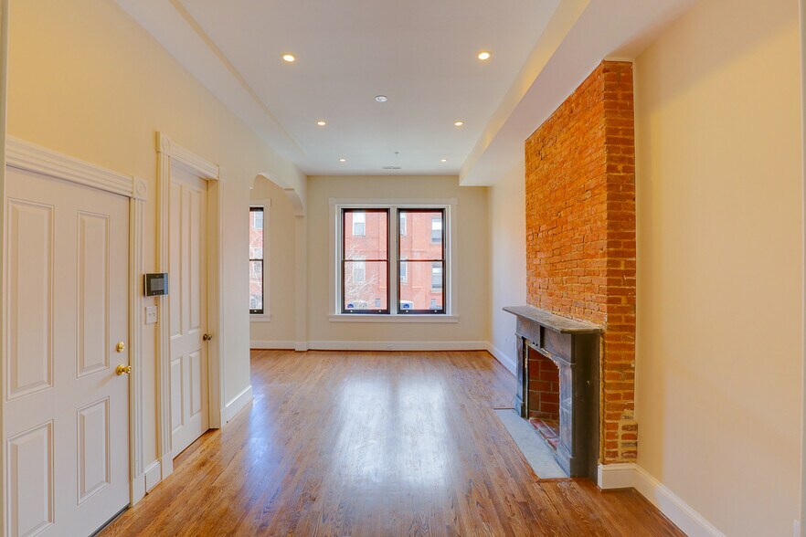 More Photos Of 2116-2118 Saint Paul St, Baltimore Apartments For Sale