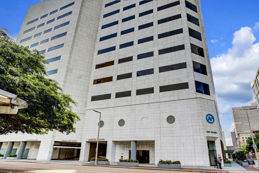 More Photos Of 1301 Fannin St, Houston Office For Lease