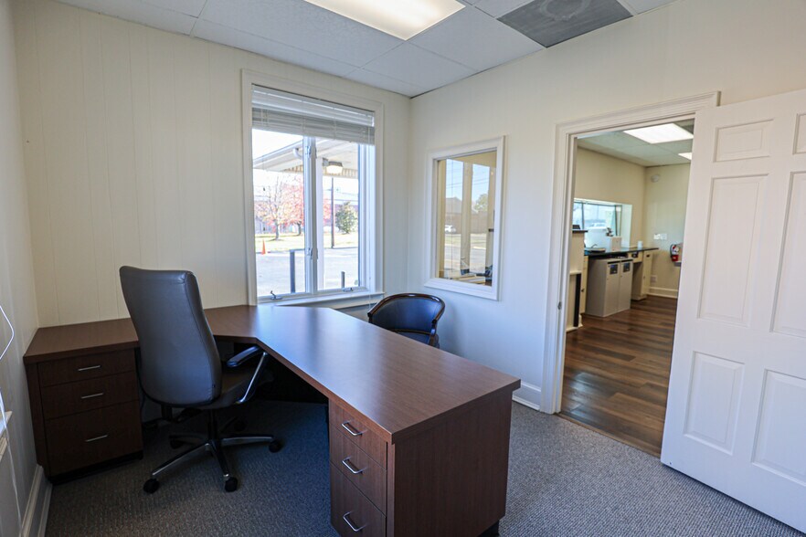 More Photos Of 630 Jefferson St, Paducah Office For Sale