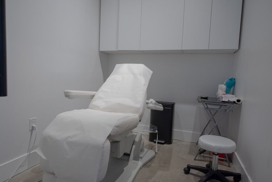 More Photos Of 421 N Rodeo Dr, Beverly Hills General Retail For Lease