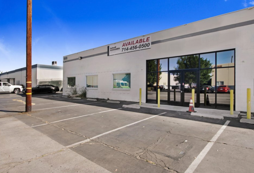 Primary Photo Of 1812-1818 N Orangethorpe Park, Anaheim Warehouse For Lease