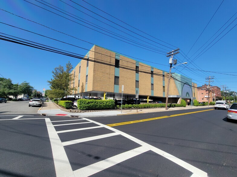 More Photos Of 71 Union Ave, Rutherford Medical For Lease