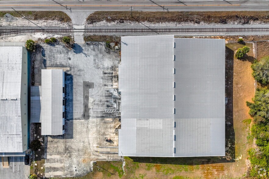 More Photos Of 2910-2930 Maine Ave, Lakeland Distribution For Lease