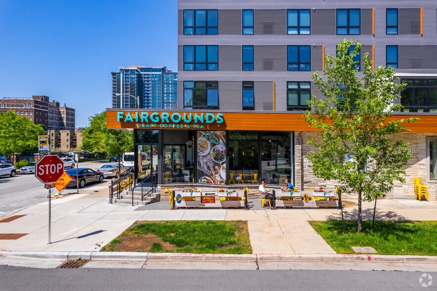 More Photos Of 916 E State St, Milwaukee Apartments For Lease