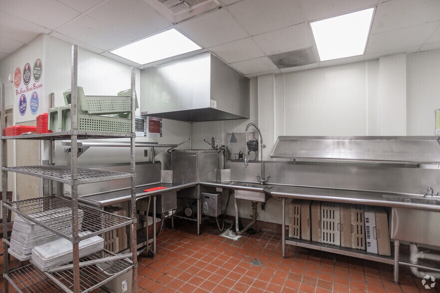 More Photos Of 456 E Elbert St, Indianapolis Restaurant For Lease