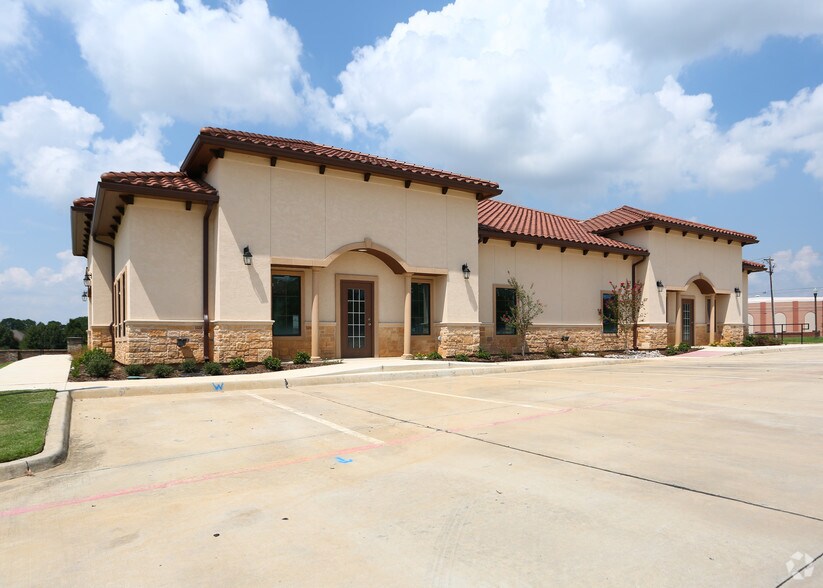 More Photos Of 3065 W Southlake Blvd, Southlake Unknown For Lease