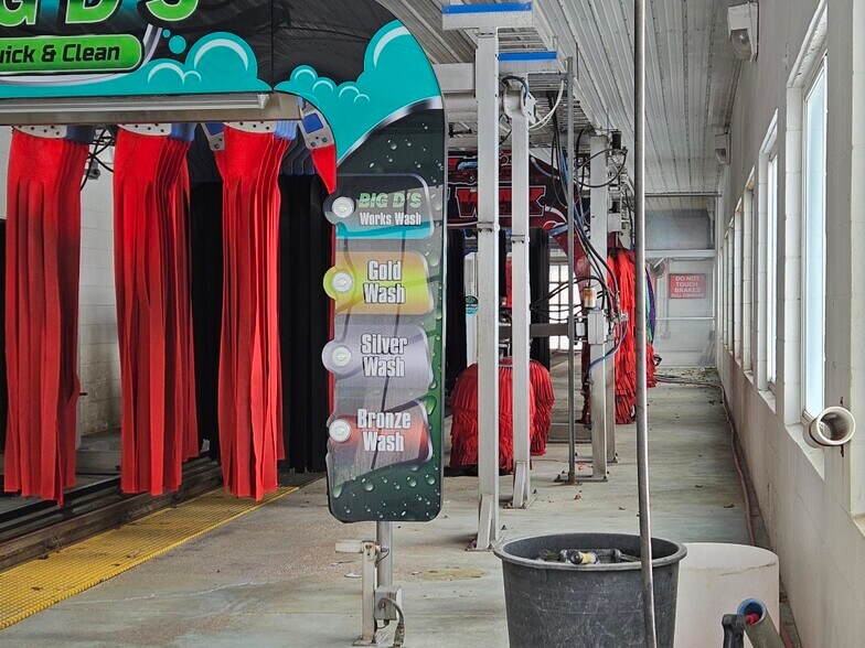 More Photos Of 10253 Pierce Rd, Freeland General Retail For Sale