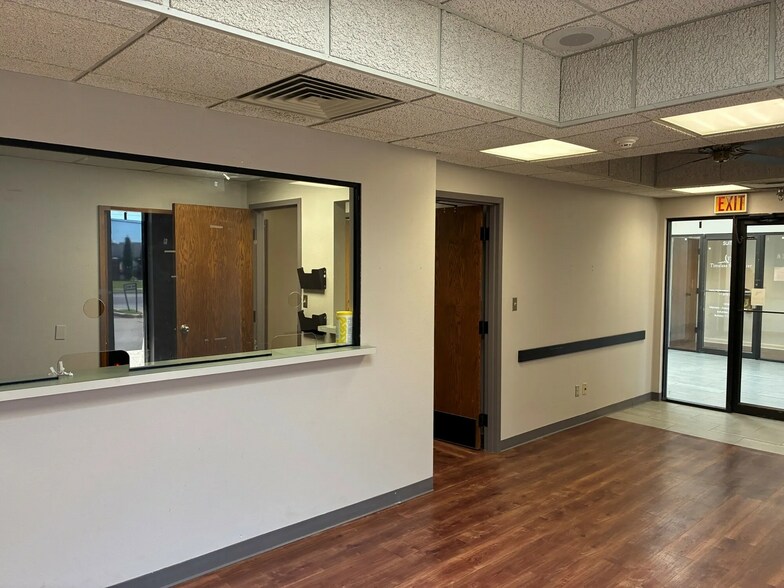 More Photos Of 937 SW 89th St, Oklahoma City Medical For Sale