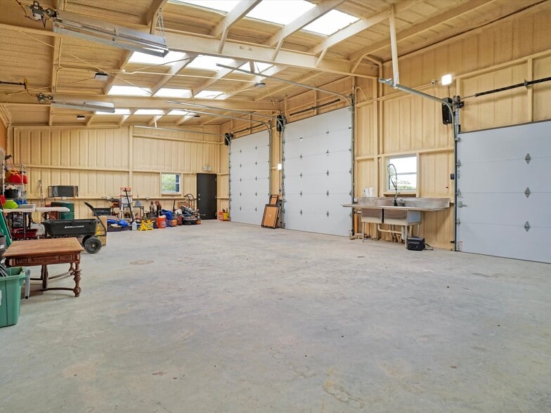 More Photos Of 3117 Marquita Dr, Fort Worth Industrial For Sale