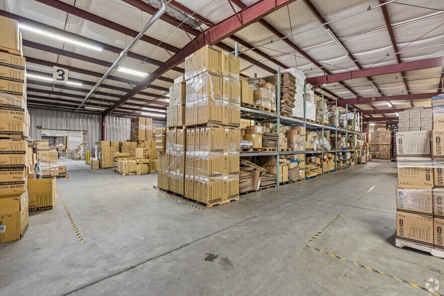 More Photos Of 2470-2480 Industrial Park Blvd, Cumming Warehouse For Sale