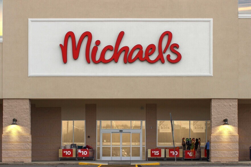 More Photos Of 221-231 Wade Rd Ext, Latham Unknown For Lease