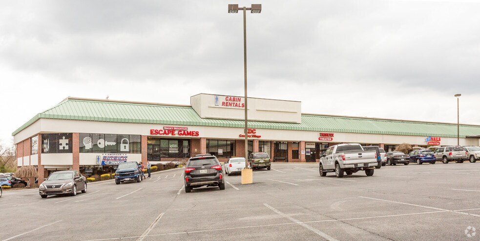 More Photos Of 147-185 E Wears Valley Rd, Pigeon Forge Storefront For Lease