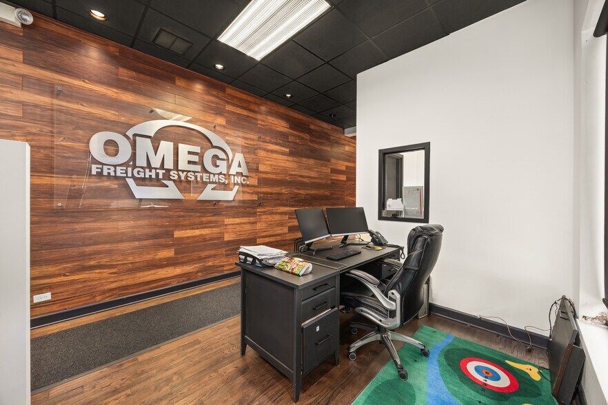 More Photos Of 304 Howard Ave, Des Plaines Light Distribution For Sale