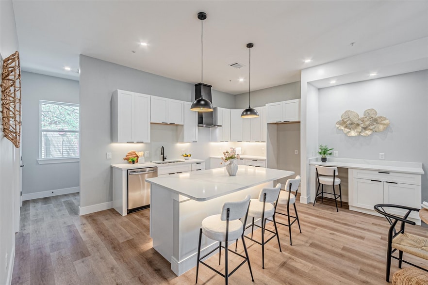More Photos Of 2376 Longhorn St, Dallas Apartments For Sale