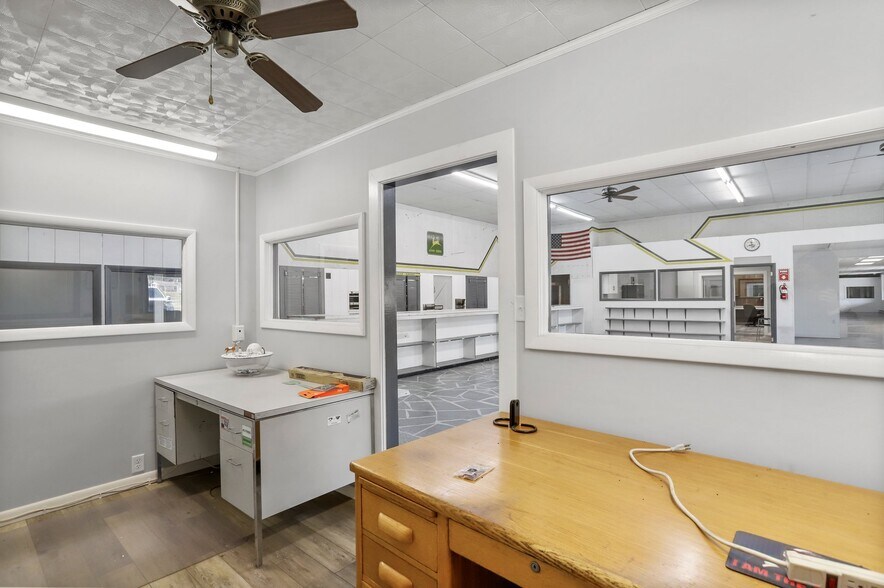 More Photos Of 12258 Buchanan Trl W, Mercersburg Flex For Lease