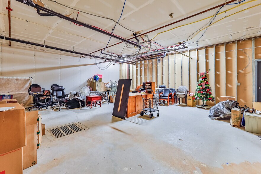 More Photos Of 8706 S 700 E, Sandy Medical For Sale