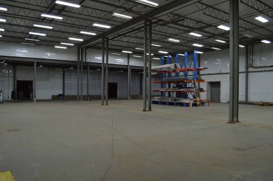 More Photos Of 3657 Old Getwell Rd, Memphis Warehouse For Sale