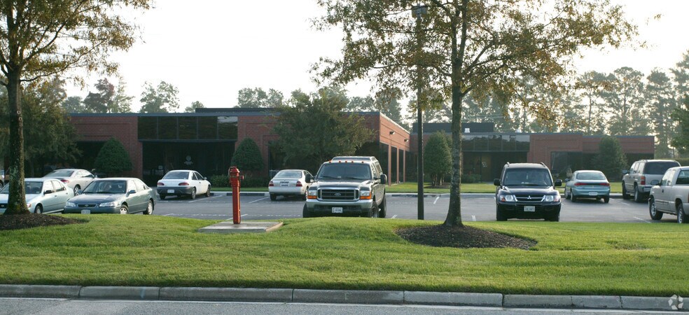 More Photos Of 11846 Rock Landing Dr, Newport News Office For Lease