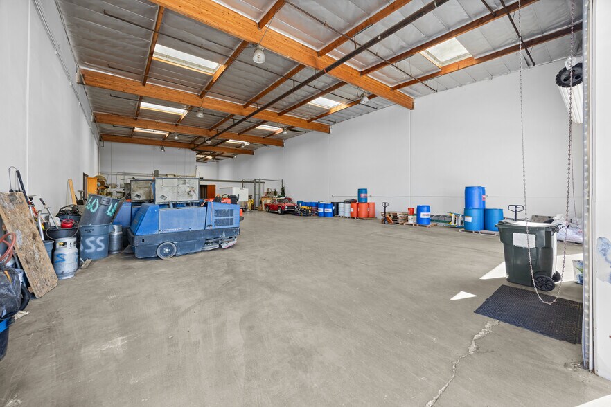 More Photos Of 3980 E Miraloma Ave, Anaheim Warehouse For Lease