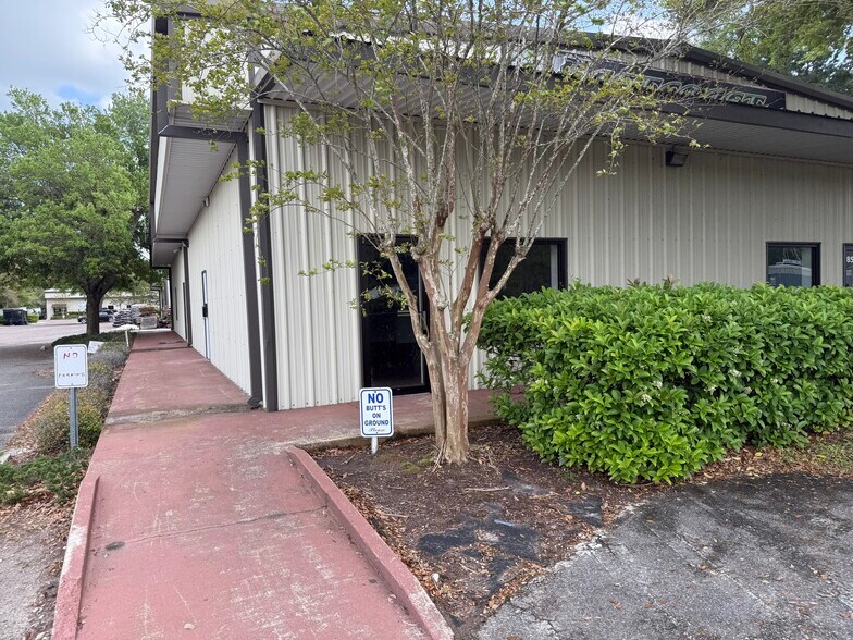 More Photos Of 850500 Us-17, Yulee Auto Repair For Lease