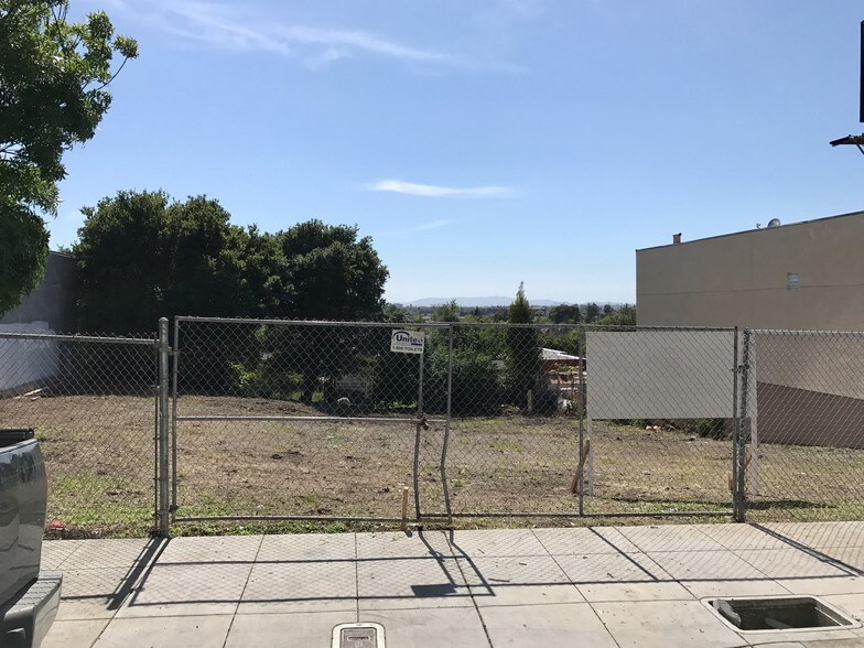 More Photos Of 9811 MacArthur Blvd, Oakland Land For Sale