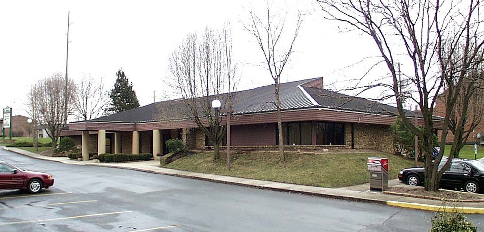 More Photos Of 7748 Madison Ave, Indianapolis Medical For Lease