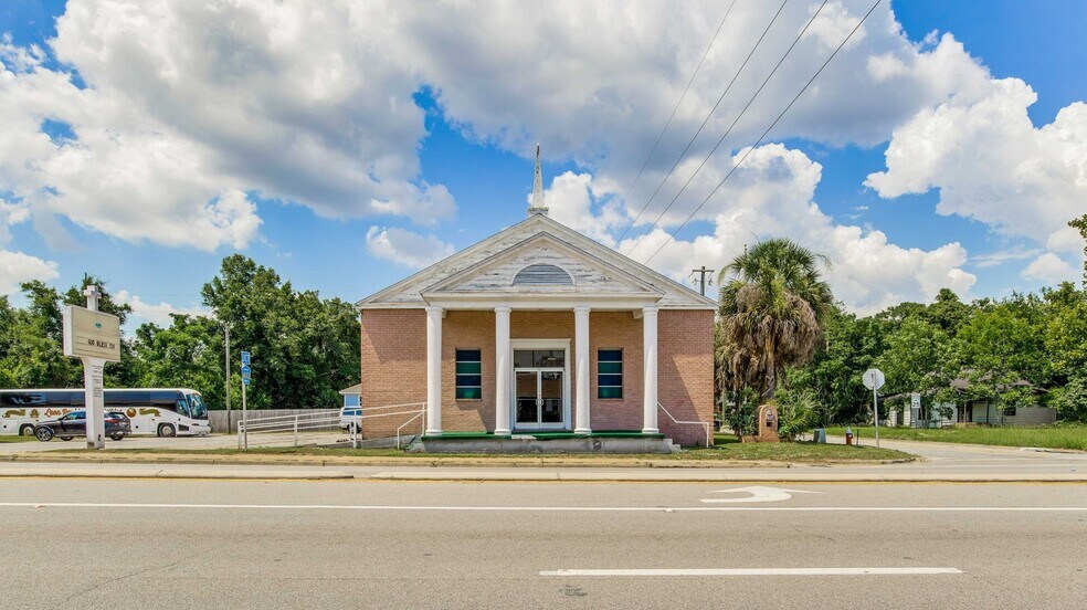Primary Photo Of 900 W Cervantes St, Pensacola Religious Facility For Sale