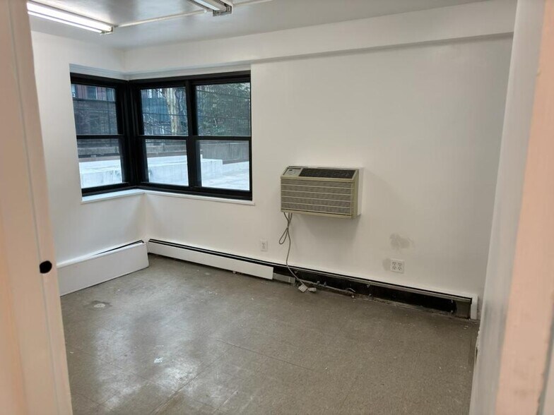 More Photos Of 66 W 94th St, New York Apartments For Lease