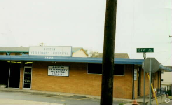 More Photos Of 2908 N Interstate 35, Austin Storefront Retail Office For Lease