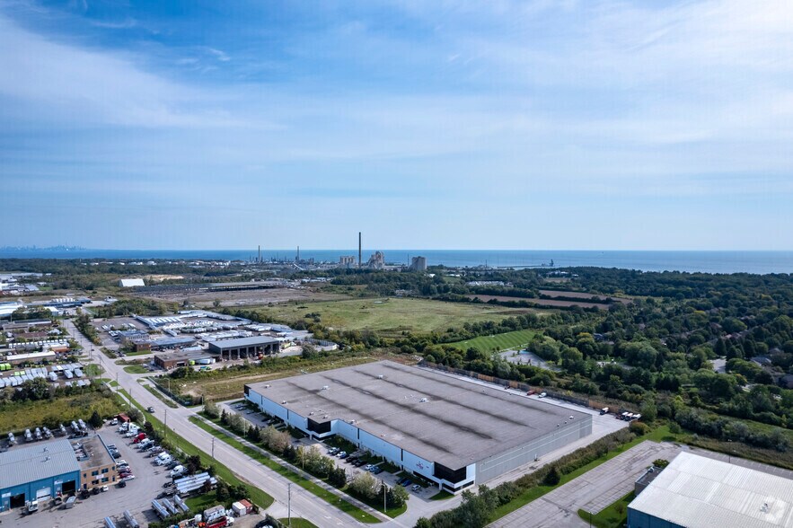 More Photos Of 2360 Cornwall Rd, Oakville Warehouse For Lease