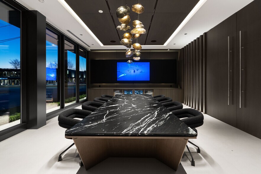 More Photos Of 1406 Pemberton Ave, North Vancouver Storefront For Sale