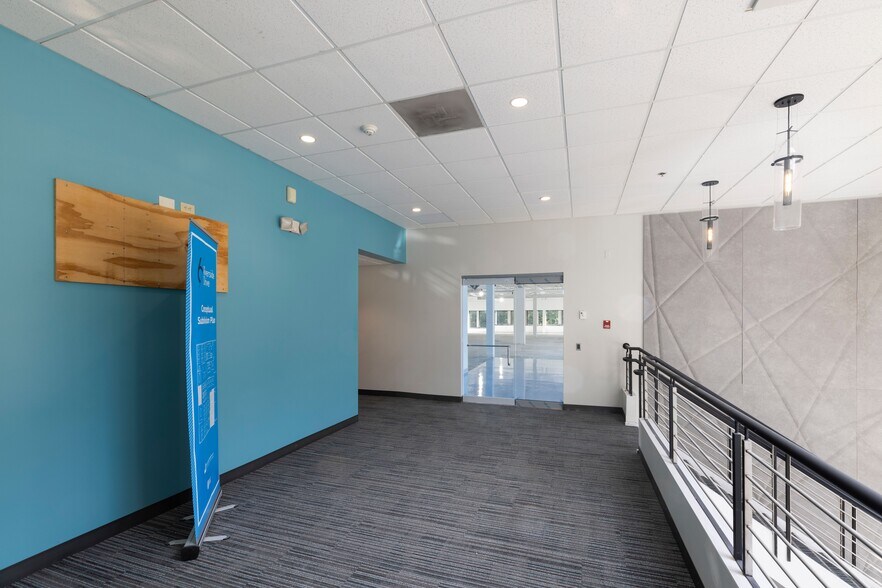 More Photos Of 6 Riverside Dr, Andover Research And Development For Lease