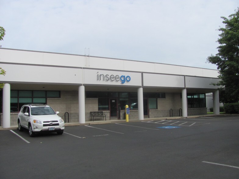 More Photos Of 1505 Westec Dr, Eugene Flex For Lease