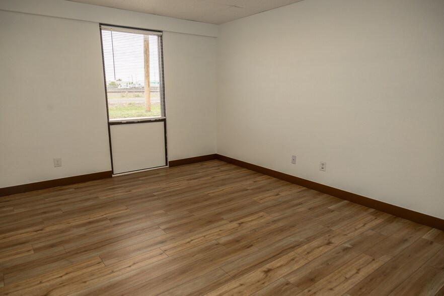 More Photos Of 13730 E Smith Rd, Aurora Warehouse For Lease