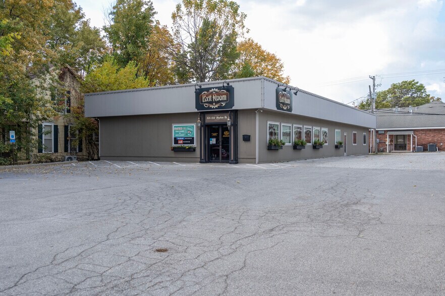 More Photos Of 304 SW Market St, Lee's Summit General Retail For Sale