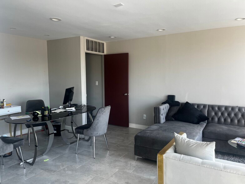 More Photos Of 1500 E Commercial Blvd, Fort Lauderdale Freestanding For Sale