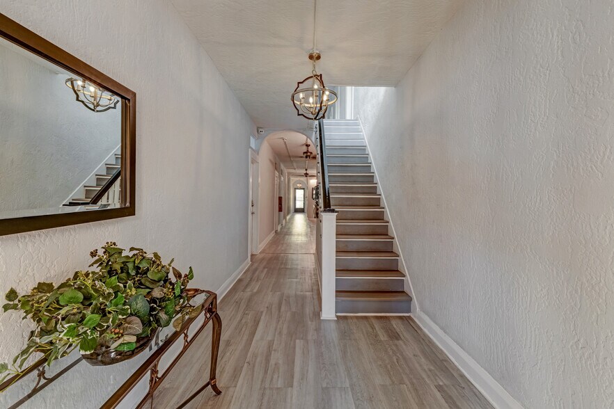 More Photos Of 404-408 Armada Rd S, Venice Apartments For Sale