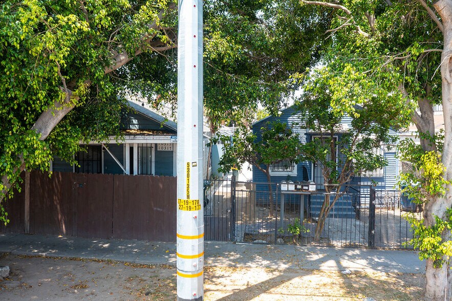 More Photos Of 10311-10315 S Figueroa St, Los Angeles Apartments For Sale