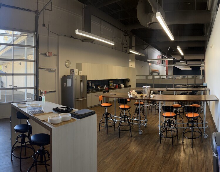 More Photos Of 10918 Technology Pl, San Diego Research And Development For Lease