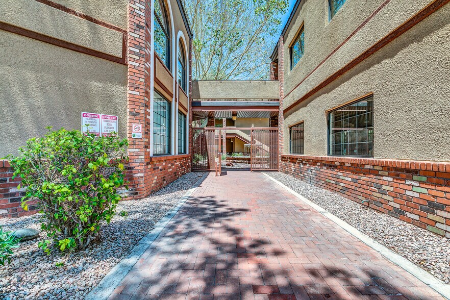 More Photos Of 4105 N 20th St, Phoenix Medical For Lease