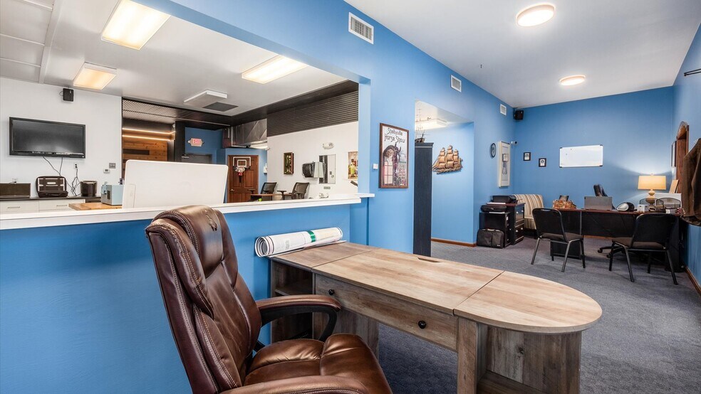 More Photos Of 1146 Walnut St, Coshocton Office For Sale