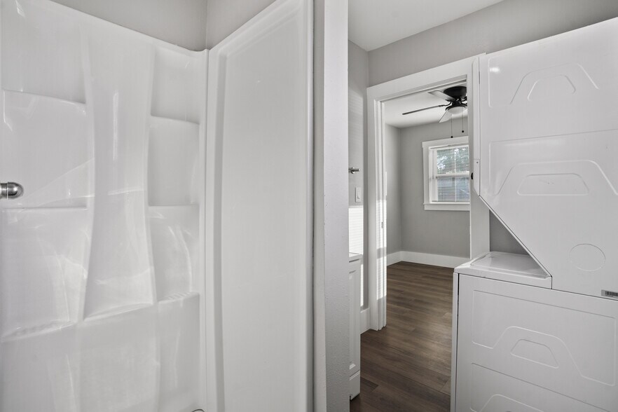 More Photos Of 1006 15th Ave NW, Largo Multifamily For Sale