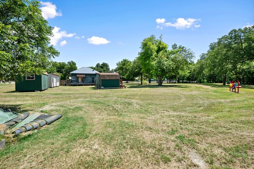 More Photos Of 303 W Broade St, Leander Land For Sale